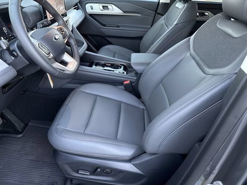 New 2026 Ford Explorer Active w/ Active Comfort Package RWD image 17
