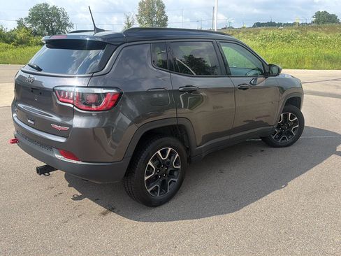 Used 2019 Jeep Compass Trailhawk AWD/4WD image 9