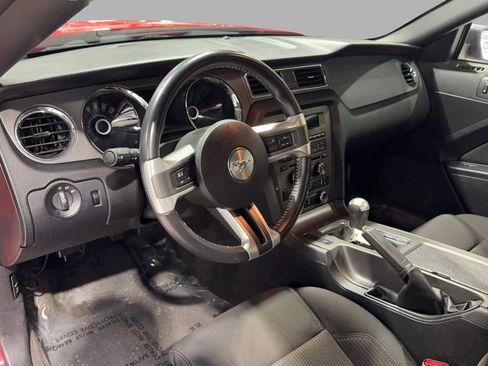 Used 2013 Ford Mustang Coupe image 16