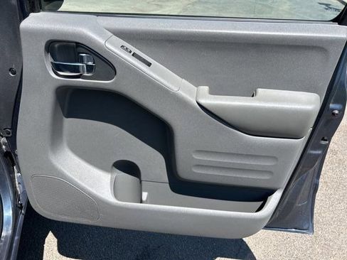 Used 2018 Nissan Frontier SV AWD/4WD image 37