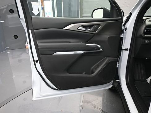 New 2026 Chevrolet Traverse LT image 12