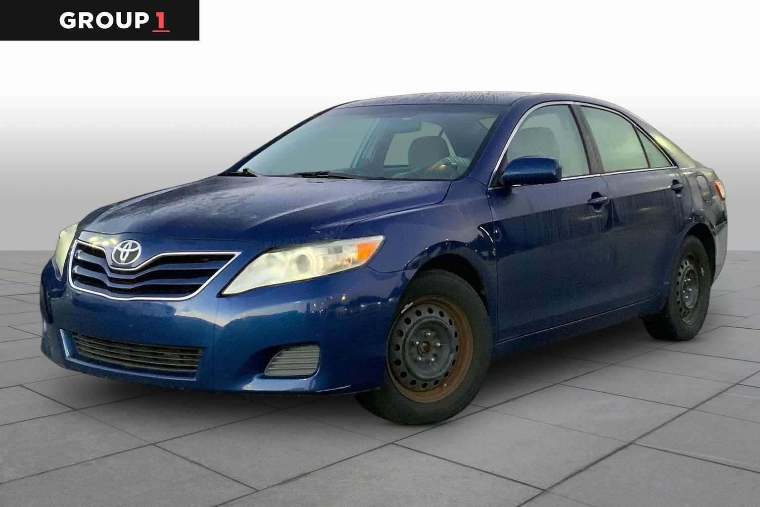 Used 2010 Toyota Camry LE FWD image 1