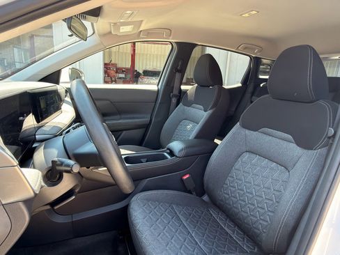 Used 2025 Nissan Kicks SV image 10