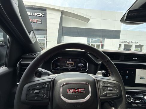 Certified 2025 GMC Sierra 1500 AT4 w/ AT4 Preferred Package AWD/4WD image 17