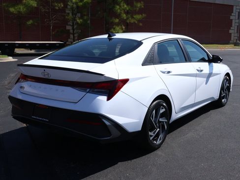 Used 2025 Hyundai Elantra Sport image 24