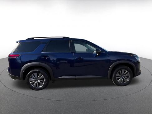 Used 2025 Nissan Pathfinder SV FWD image 13