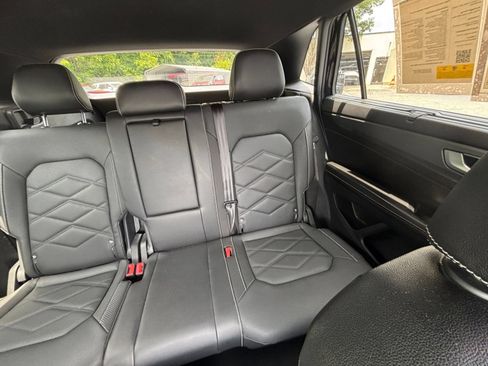 Used 2026 Volkswagen Atlas Cross Sport SE FWD image 28