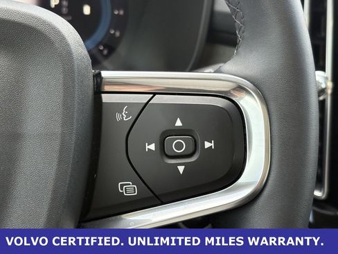 Certified 2023 Volvo XC40 B4 Plus image 18
