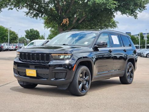 Certified 2023 Jeep Grand Cherokee L Laredo AWD/4WD image 3