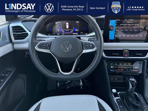 New 2026 Volkswagen Taos SE image 11