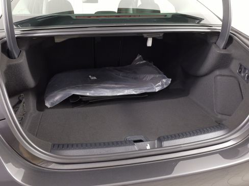 Used 2025 Mercedes-Benz E 350 4MATIC Sedan image 55