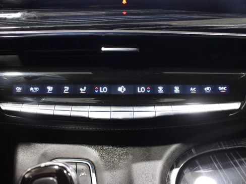 Used 2022 Cadillac Escalade ESV Sport w/ Touring Package AWD/4WD image 18