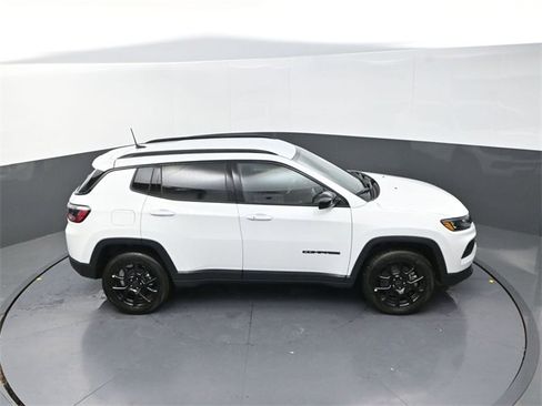 New 2026 Jeep Compass Latitude image 16