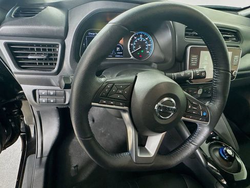 Used 2022 Nissan Leaf SV Plus image 11