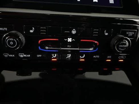 Used 2024 Jeep Grand Cherokee Altitude image 26