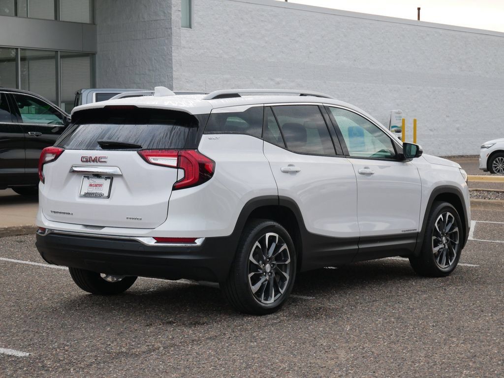 Used 2023 GMC Terrain SLT w/ Infotainment Package II AWD/4WD image 3