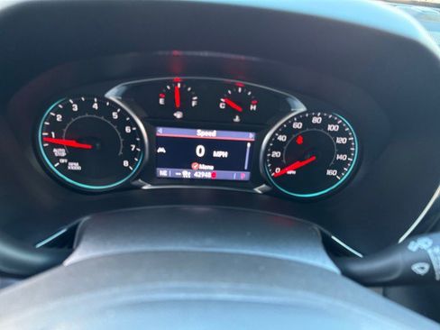 Used 2022 Chevrolet Equinox RS w/ RS Leather Package image 21