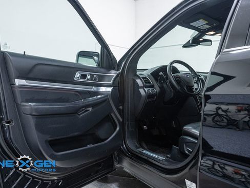 Used 2018 Ford Explorer Sport w/ Equipment Group 401A image 9