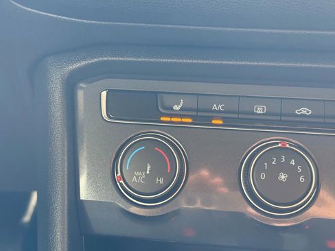 Used 2024 Volkswagen Tiguan S image 30