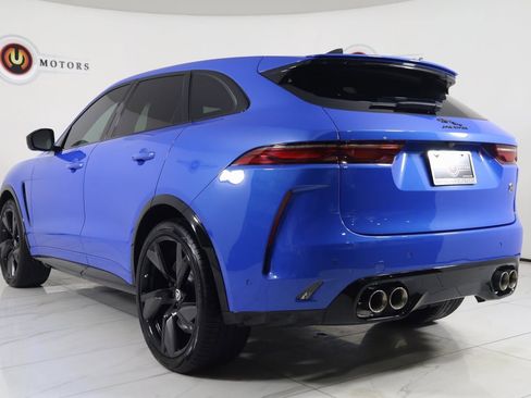 Used 2024 Jaguar F-PACE SVR image 4