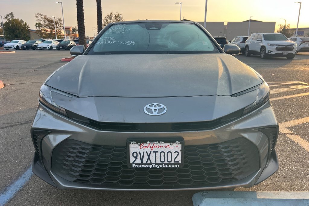 Certified 2025 Toyota Camry SE FWD image 3