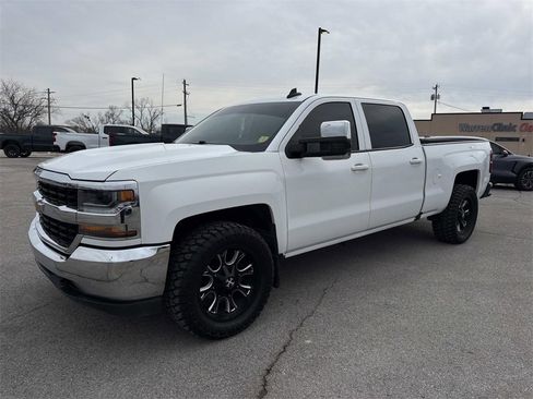 Used 2018 Chevrolet Silverado 1500 LT image 2