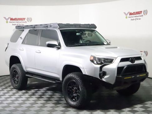 Used 2019 Toyota 4Runner TRD Off-Road Premium AWD/4WD image 2