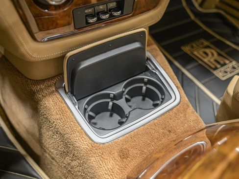 Used 2004 Rolls-Royce Phantom Sedan image 23