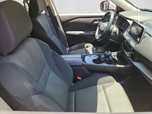 Used 2025 Nissan Rogue SV FWD image 15