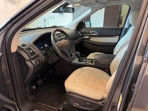 Certified 2017 Ford Explorer Platinum AWD/4WD image 12