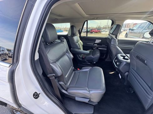 Used 2025 Ford Expedition Active image 18