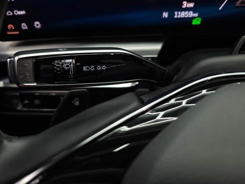 Used 2024 Cadillac Lyriq Sport AWD/4WD image 23