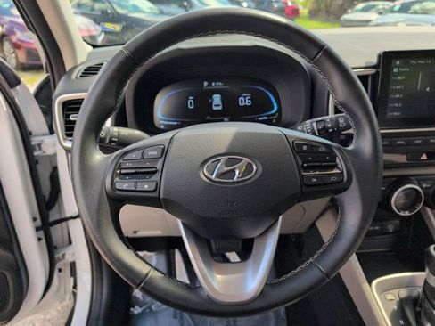 Used 2025 Hyundai Venue SEL FWD image 22