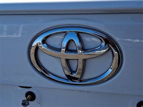 Used 2024 Toyota RAV4 XLE w/ Convenience Package image 29