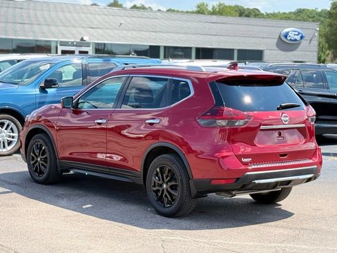 Used 2018 Nissan Rogue SV w/ Premium Package FWD image 32