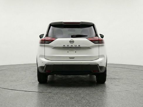 Used 2025 Nissan Rogue SV image 7
