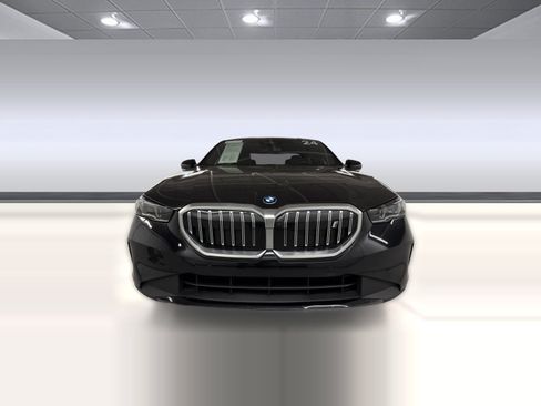 Used 2024 BMW i5 eDrive40i w/ M Sport Package RWD image 6