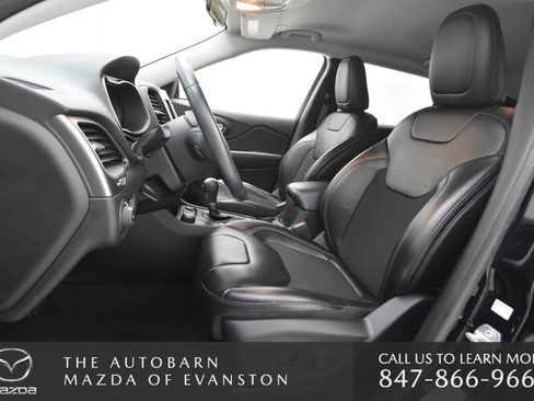 Used 2019 Jeep Cherokee Latitude Plus w/ Cold Weather Group image 22