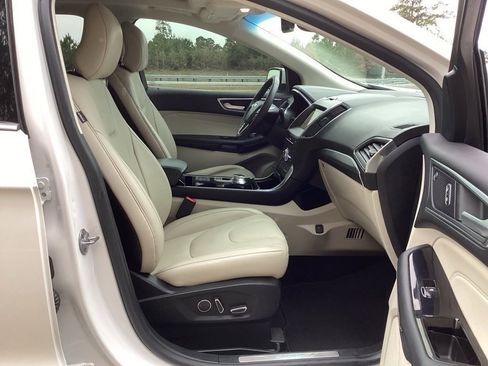 Used 2019 Ford Edge Titanium w/ Equipment Group 301A image 32