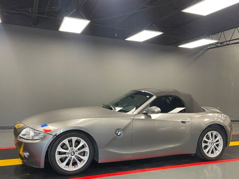 Used 2003 BMW Z4 3.0i image 2