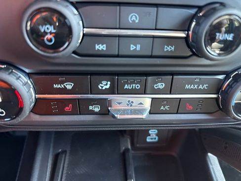 New 2025 Ford Bronco Big Bend w/ Black Diamond Package AWD/4WD image 34
