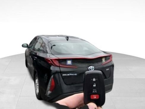 Used 2021 Toyota Prius Prime XLE image 14