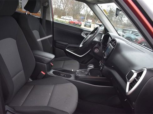 Used 2020 Kia Soul LX image 12