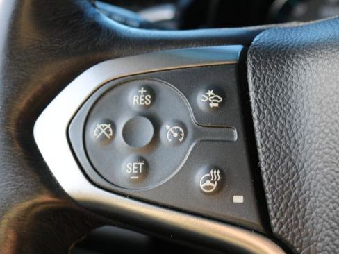 Used 2019 Chevrolet Suburban LT image 12