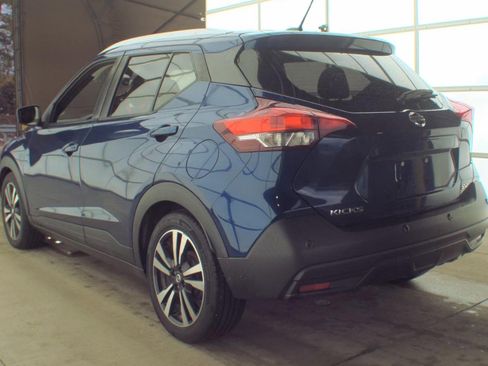 Used 2020 Nissan Kicks SV image 3