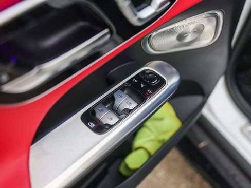 Used 2025 Mercedes-Benz GLC 43 AMG 4MATIC image 26