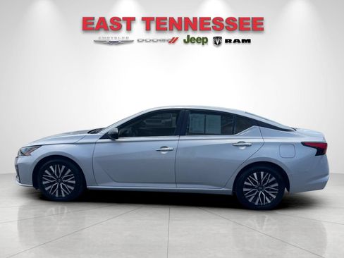 Used 2024 Nissan Altima 2.5 SV FWD image 6