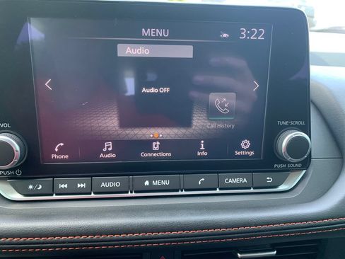 Used 2025 Nissan Rogue SV AWD/4WD image 24