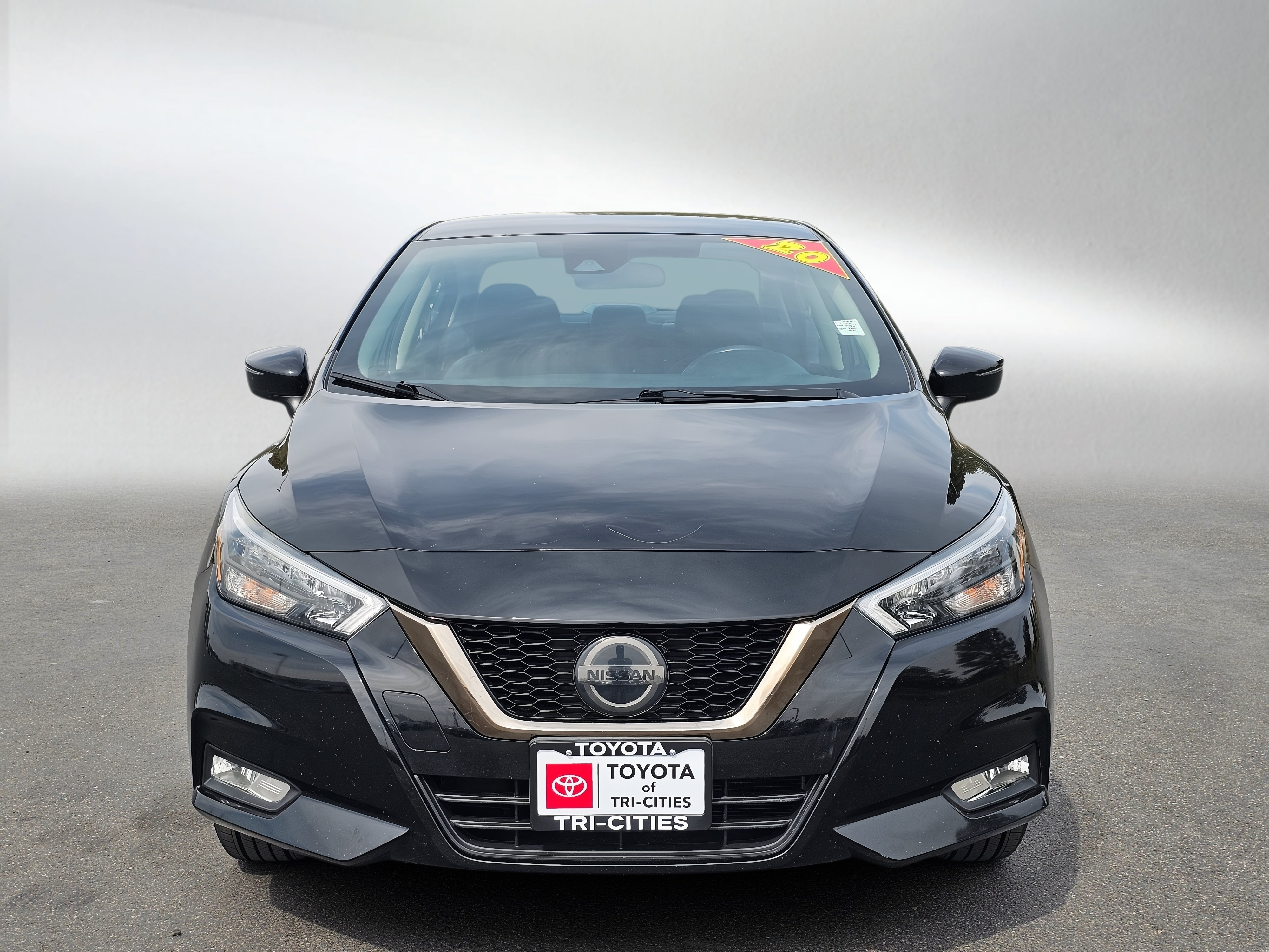 Used 2020 Nissan Versa SR FWD image 8