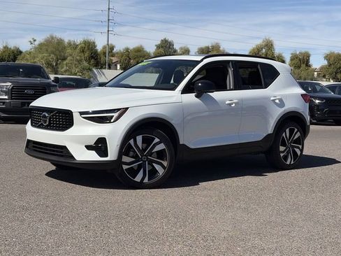 New 2025 Volvo XC40 B5 Plus w/ Climate Package image 2